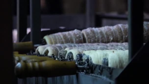 Hornear Pasteles Chimenea Durante Día — Vídeos de Stock