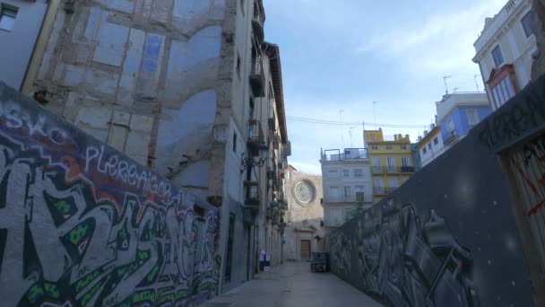 落書きの壁や建物のズームアウト — ストック動画