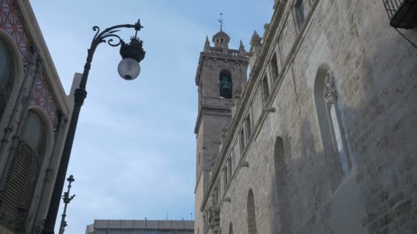 Низький Кут Дзвіниці Церкви Сантос Хуанес — стокове відео