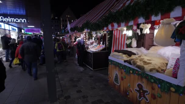 Zachte Goederen Kraam Kerstmarkt Van Frankfurt — Stockvideo