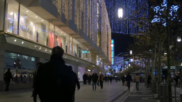 Wandelen Door Myzeil Winkelcentrum Kerstmis Frankfurt — Stockvideo