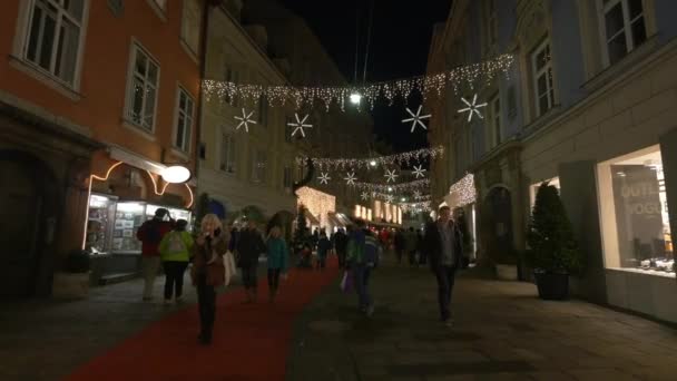 Street Lampkami Świątecznymi Widziane Nocy — Wideo stockowe