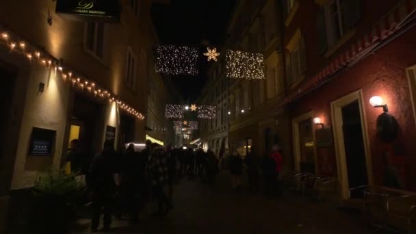 Weihnachtsbeleuchtung Auf Einer Straße Graz — Stockvideo