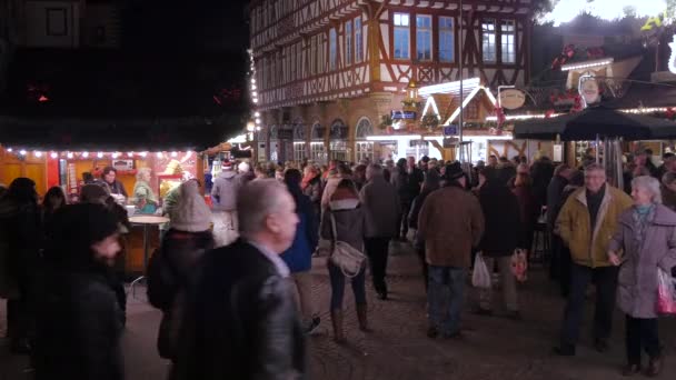 Frankfurt Romerberg Meydanında Yürüyorum — Stok video