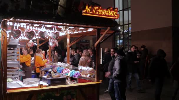 Snoep Kopen Kerstmarkt Van Frankfurt — Stockvideo