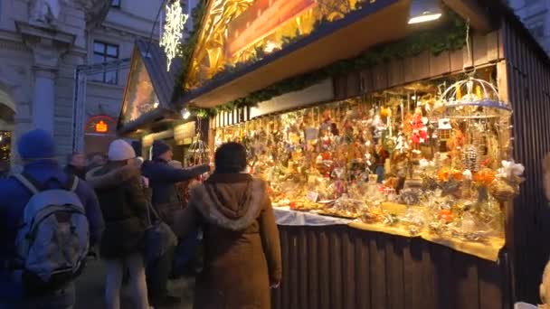 Souvenirer Julmarknaden Graz — Stockvideo