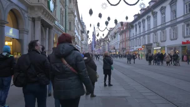 Noel Zamanı Graz Ziyaret Eden Turistler — Stok video