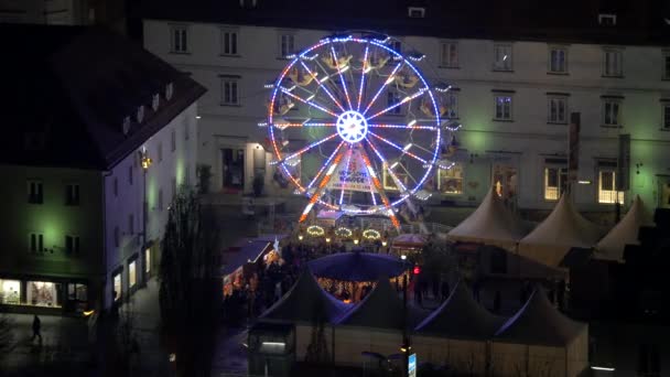 Ferris Wiel Kraampjes Kerstmarkt — Stockvideo