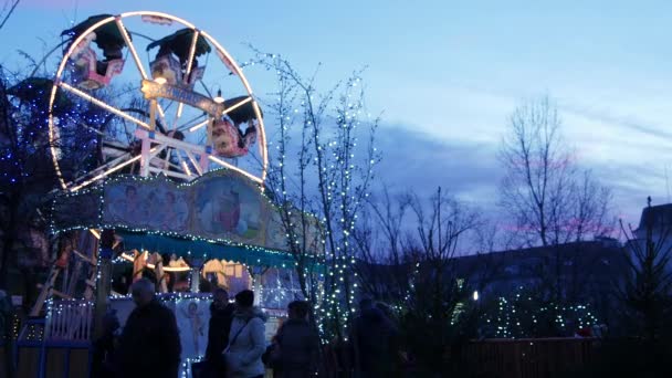 Riesenrad Auf Dem Kinder Adventmarkt — Stockvideo