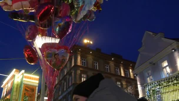 Bunte Luftballons Beim Kinder Adventmarkt Graz — Stockvideo