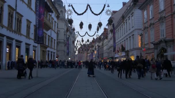 Pedestres Andando Rua Graz — Vídeo de Stock