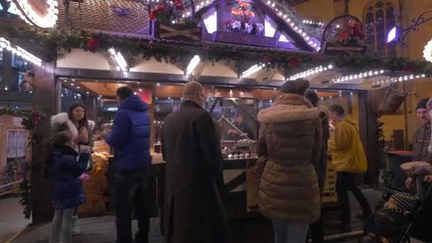 크리스마스 시장에서 식품을 — 비디오