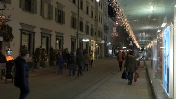 Árboles Navidad Adornos Una Calle — Vídeos de Stock
