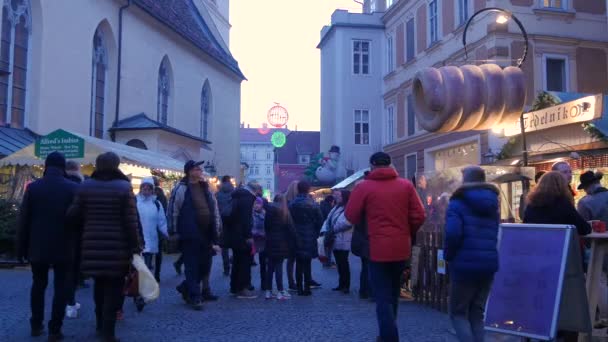 Besök Julmarknaden Graz — Stockvideo