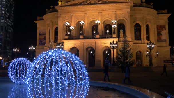 Brunnenschmuck Bei Der Alten Oper — Stockvideo