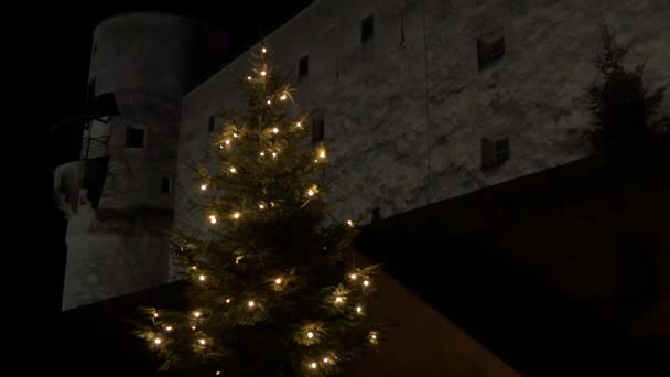 Kerstboom Bij Fort Hohensalzburg — Stockvideo