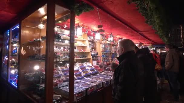 Стол Игрушками Рождественском Рынке — стоковое видео