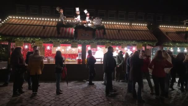 Essensstand Auf Dem Kinderweihnachtsmarkt — Stockvideo