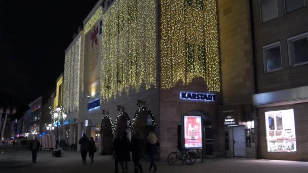 Séta Karstadt Épület Mellett Karácsonykor — Stock videók