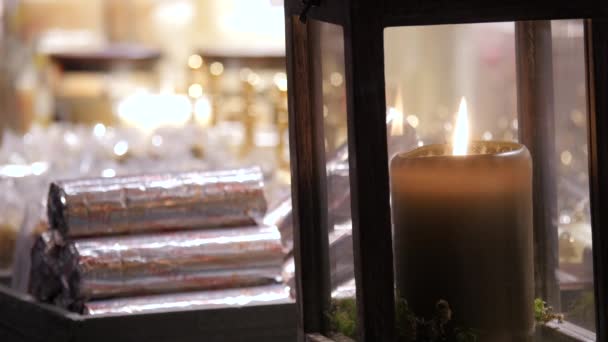 Burning Candle Christmas Market — Stock Video