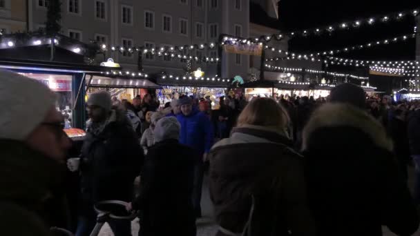 Molte Persone Mercatino Natale Salisburgo — Video Stock