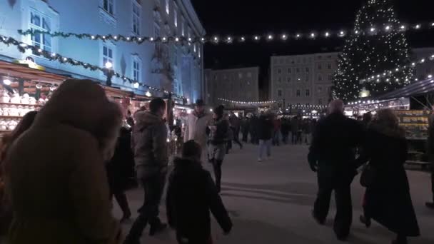 Walking Salzburg Christmas Market Residenzplatz — Stock Video
