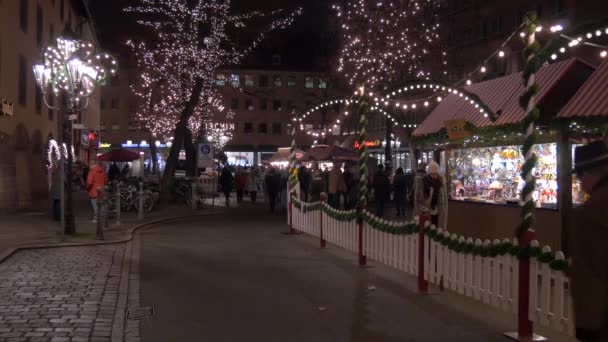 Paseando Por Mercado Navidad Los Niños — Vídeo de stock