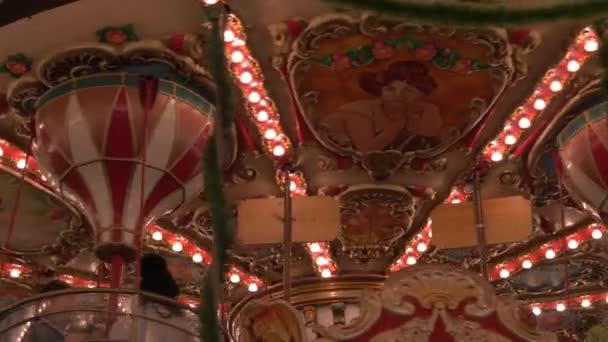 Plafond Carrousel Tournant — Video