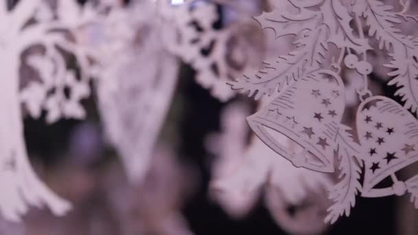 クリスマスの木製の装飾品の終わり — ストック動画