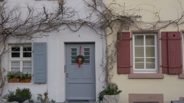 Christmas Wreath Door — Stock Video