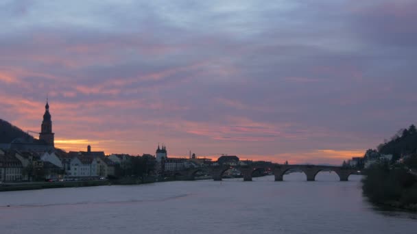 Ηλιοβασίλεμα Στον Ποταμό Νέκαρ Στη Χαϊδελβέργη — Αρχείο Βίντεο