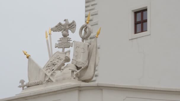 Ανακαινισμένο Τρόπαιο Στο Κάστρο Της Μπρατισλάβας — Αρχείο Βίντεο