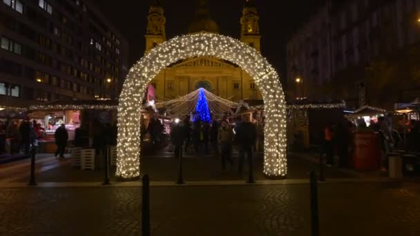 Plaza Szent Istvan Navidad Budapest — Vídeo de stock