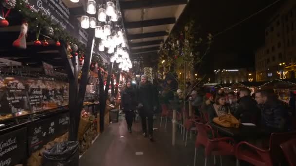 Outdoor Restaurant Een Kerstmarkt — Stockvideo