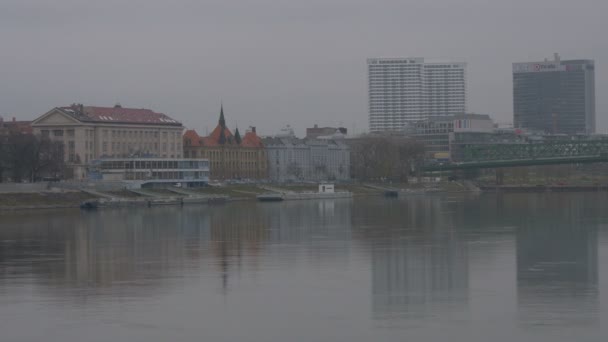 Odbicie Budynków Wodzie — Wideo stockowe