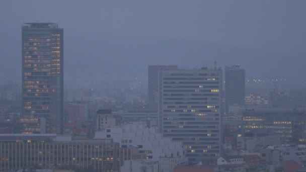 pohled na budovy v Bratislavě