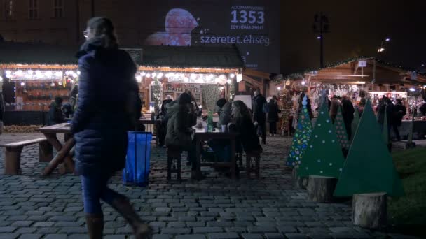 在布达佩斯Vorosmarty的人们在圣诞节 — 图库视频影像