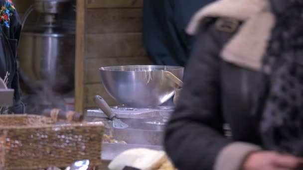 Primer Plano Cocinar Verduras Aire Libre — Vídeo de stock