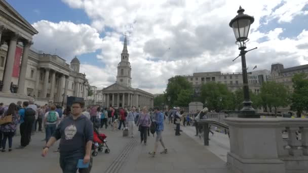 Folkmassa Trafalgar Square — Stockvideo