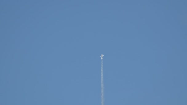 Avión Volando Verticalmente Cielo — Vídeos de Stock