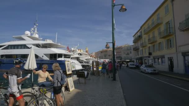 Cabines Souvenirs Dans Port — Video