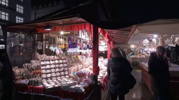 Wooden Souvenirs Christmas Market — Stockvideo