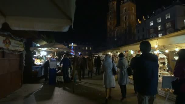 Går Julmarknaden Krakow — Stockvideo