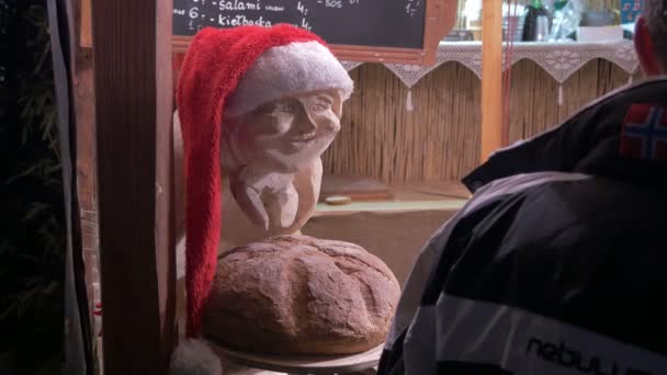 Chleb Drewniana Rzeźba Jarmarku Bożonarodzeniowym — Wideo stockowe