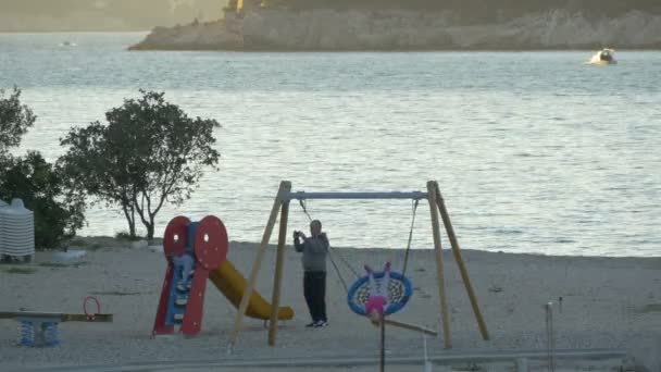 Relajarse Parque Infantil Playa — Vídeos de Stock