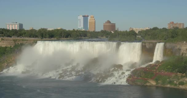 Kanada Niagara Şelalesinin Kıyısındaki Binalar — Stok video