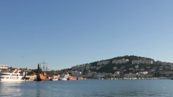 Förtöjda Båtar Och Fartyg Hamnen Dubrovnik — Stockvideo