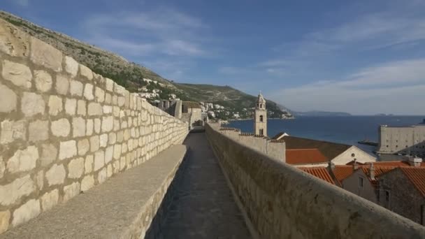 Beco Nas Muralhas Cidade Dubrovnik — Vídeo de Stock