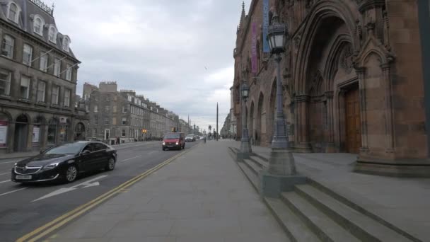 Улица Куин Стрит Эдинбург — стоковое видео