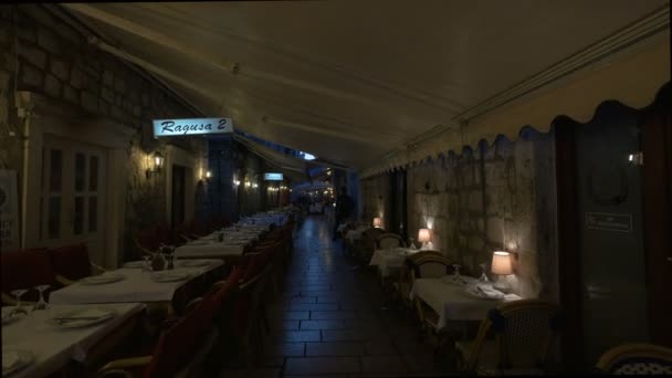 Mesas Restaurante Aire Libre Por Noche — Vídeo de stock